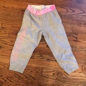 Girls under armour capri sweat pants